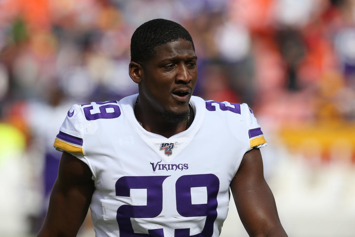 Vikings terminate the contracts of Joseph, Rhodes