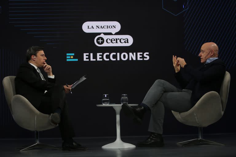 Carlos Pagni en diálogo con José Del Rio en el ciclo LN+Cerca Elecciones, premiado por la SIP
