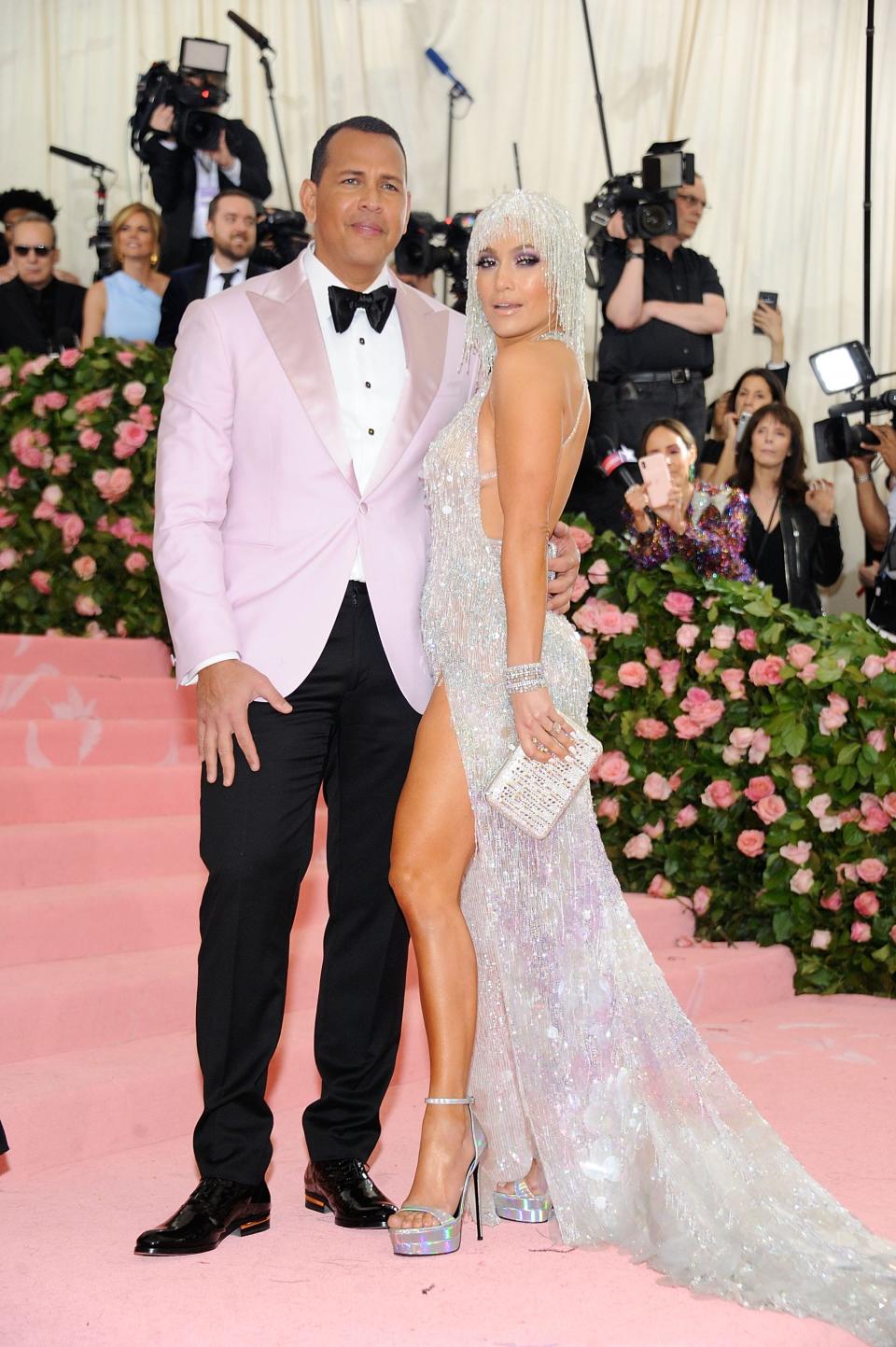 Alex Rodriguez and Jennifer Lopez attend the 2019 Met Gala.