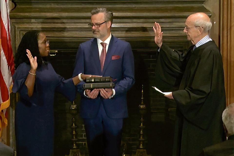 Retired Supreme Court Associate Justice Stephen Breyer administers the Judicial Oath to Ketanji Brown Jackson (AP)