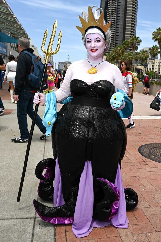 A cosplayer dressed as Chainsaw man poses for a photo at Comic Con News  Photo - Getty Images