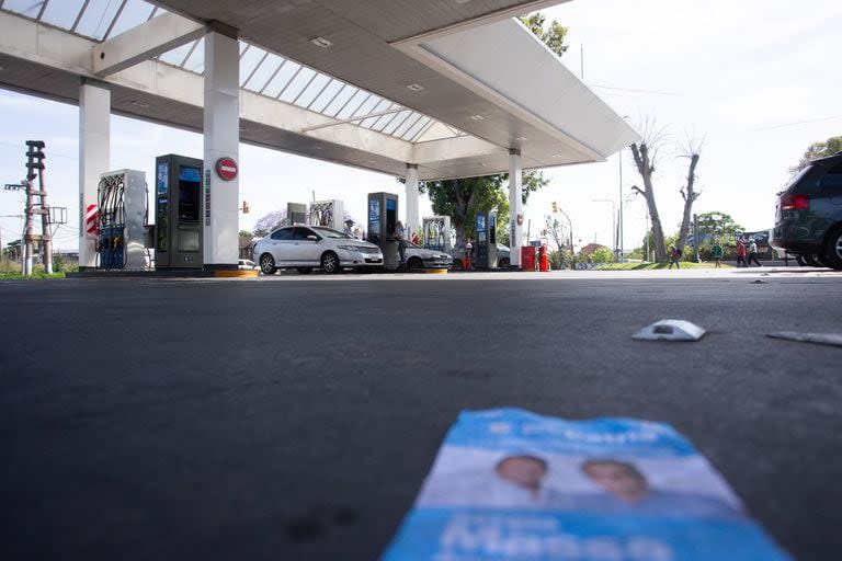 Recorrida por Florencio Varela un día después de las elecciones, donde Sergio Massa se impuso en las urnas 