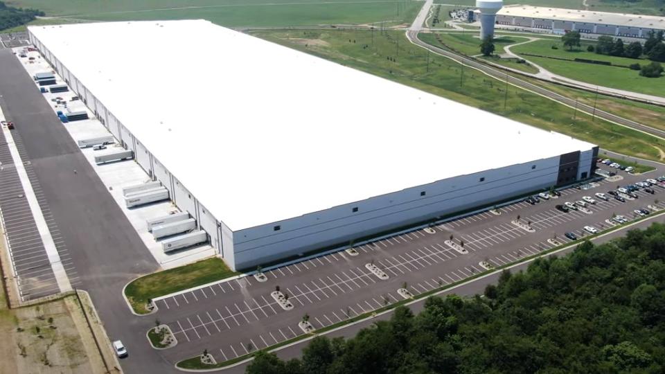 The Jeffersonville, Indiana, site was selected for a 1 million-square-foot distribution center for Lexmark because of its access to major road, rail, river and air transportation options, Ryder officials said. (Image: Ryder)
