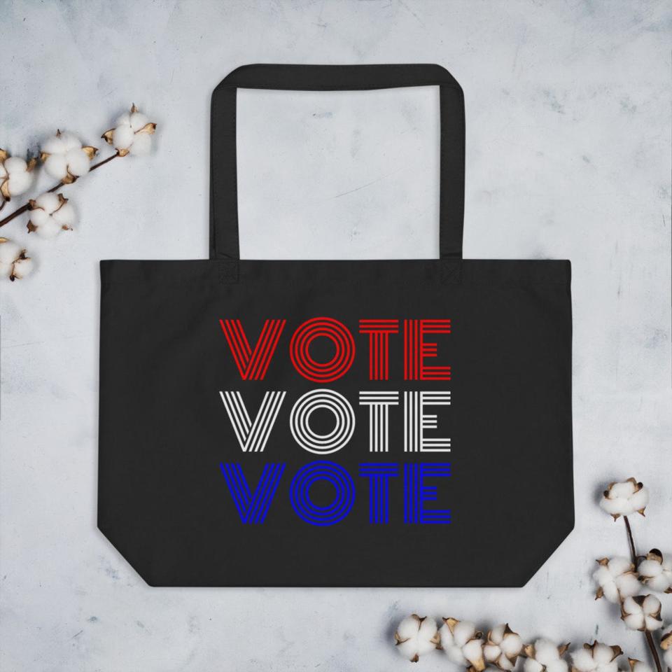 <p>Pon todo lo que necesites en este bolso de algodón orgánico. ¡Hay espacio para todo!. Vote Large organic tote bag, de GeekBunnyGifts. $22.50. <a href="https://www.awin1.com/cread.php?awinmid=6220&awinaffid=272513&clickref=PESP10prendaspersonalizadasparavotarconglamouryaguilarPonGal10455912202010I&p=https%3A%2F%2Fwww.etsy.com%2Flisting%2F846051358%2Fvote-vote-vote-large-organic-tote-bag%3Fga_order%3Dmost_relevant%26amp%3Bga_search_type%3Dall%26amp%3Bga_view_type%3Dgallery%26amp%3Bga_search_query%3Dvotetotes%26amp%3Bref%3Dsr_gallery-1-14%26amp%3Borganic_search_click%3D1" rel="sponsored noopener" target="_blank" data-ylk="slk:etsy.com;elm:context_link;itc:0;sec:content-canvas" class="link ">etsy.com</a></p>