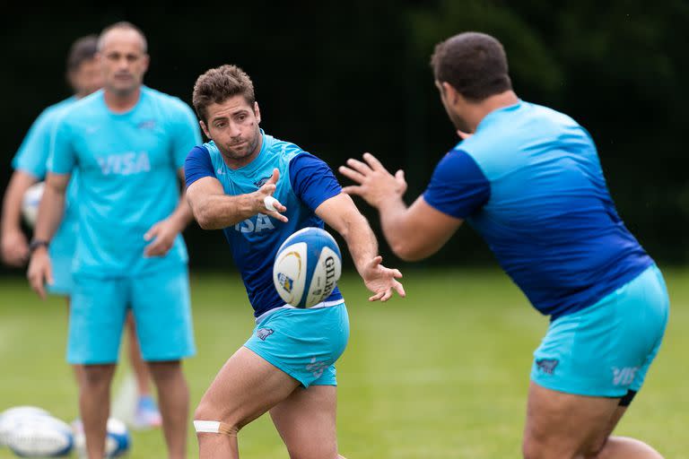 Santiago Cordero, uno de los más rescatables en el opaco triunfo inicial de la gira (24-17 sobre Rumania), saldría del equipo titular para que actuara Chocobares ante Gales.