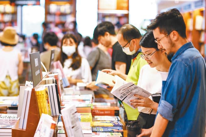 文化部推動「藝Fun券」，盼能刺激藝文消費買氣，即日起開放合作店家登錄。（本報資料照片）