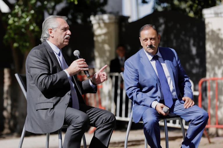 Alberto Fernández junto al Gobernador Quintela, en La Rioja