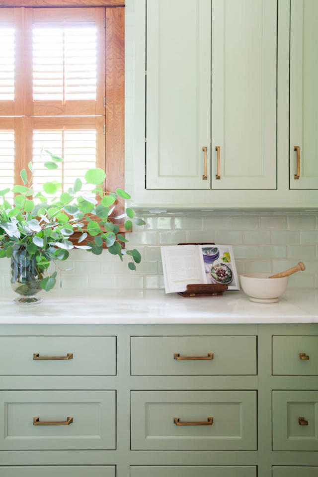 6 Subtle Green Paint Colors That Show How 2022 Is Doing Neutrals - Mlb Paint Colors Sherwin Williams