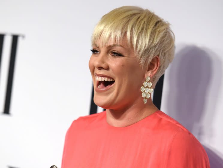 Ob Pink nach ihrem Foto-Update auf Instagram das Lachen vergangen ist? (Bild: AP Photo)