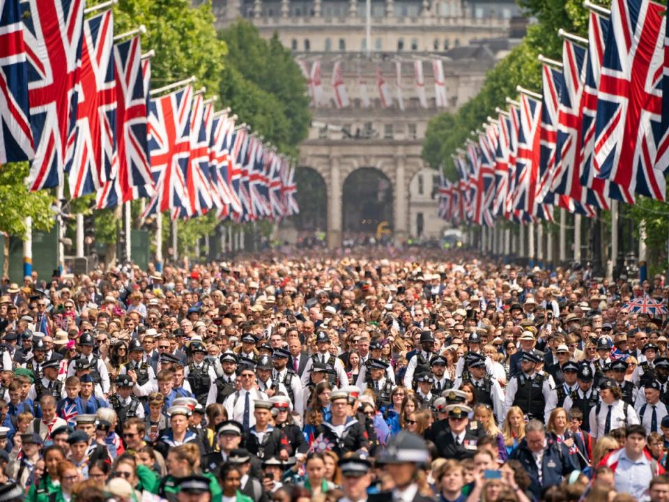 Hubo un repunte en las infecciones de covid-19 una semana después de las celebraciones por el jubileo de platino (Getty Images)