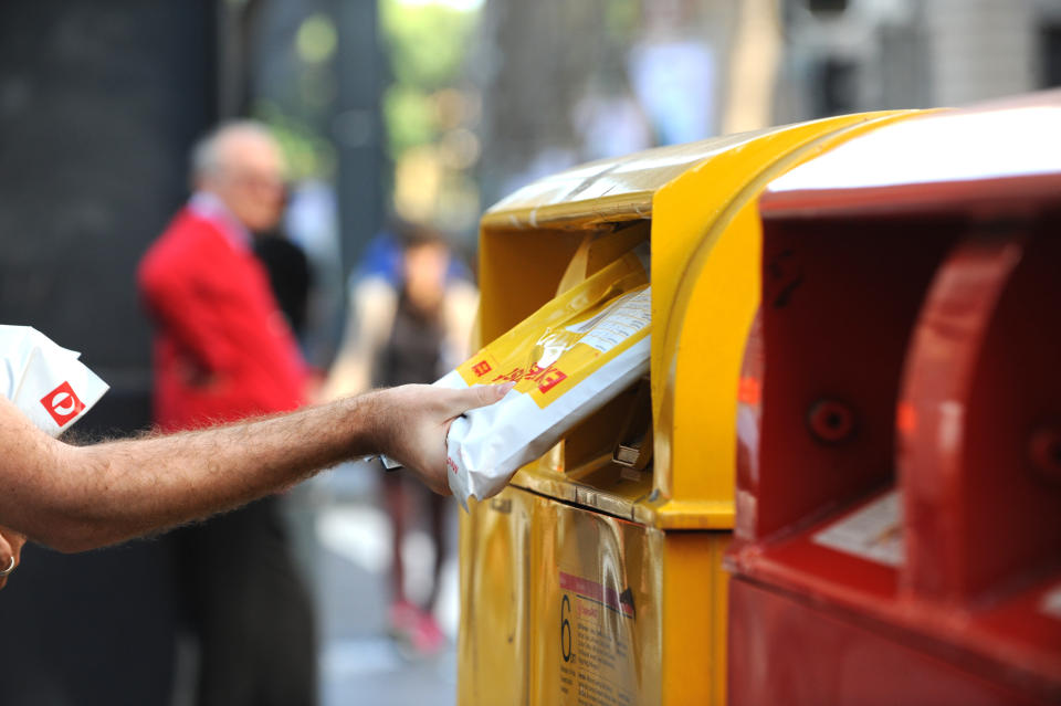 Australia Post has warned customers to make sure they meet their deadlines to avoid Christmas disappointment. Source: AAP/ file.