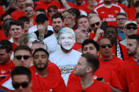 <p>Soccer Football – Premier League – Arsenal vs Burnley – Emirates Stadium, London, Britain – May 6, 2018 A fan wears a mask of Arsenal manager Arsene Wenger at the end of the match REUTERS/Ian Walton EDITORIAL USE ONLY. No use with unauthorized audio, video, data, fixture lists, club/league logos or “live” services. Online in-match use limited to 75 images, no video emulation. No use in betting, games or single club/league/player publications. Please contact your account representative for further details. </p>