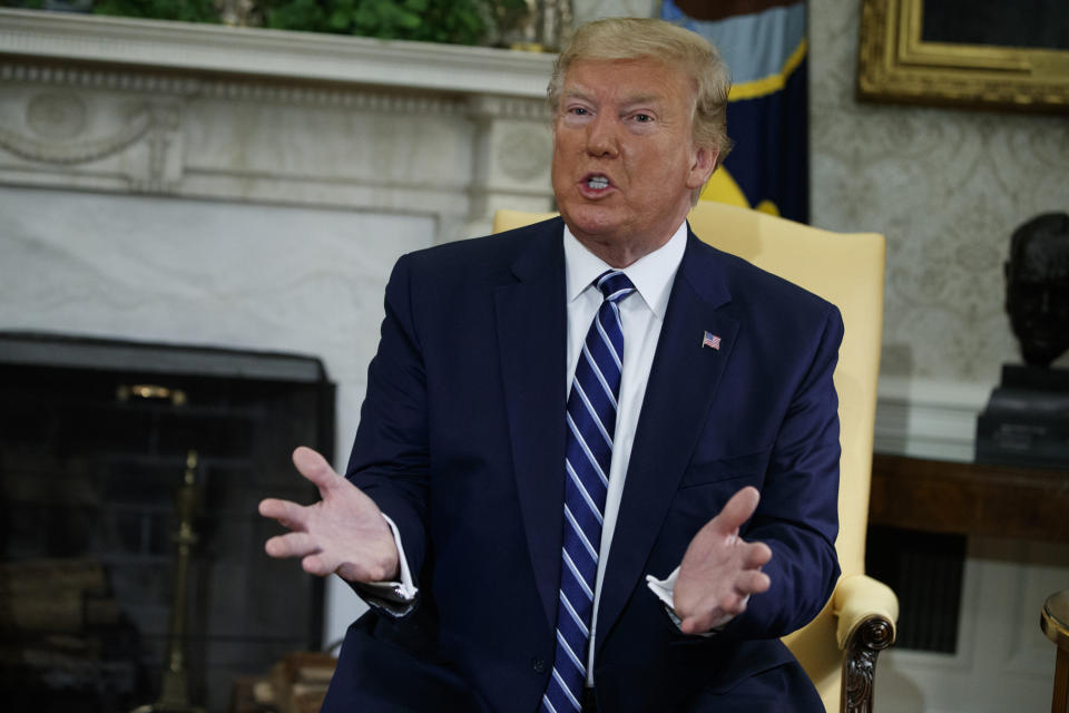 El presidente Donald Trump durante un encuentro con el primer ministro canadiense Justin Trudeau en la Oficina Oval de la Casa Blanca, el jueves 20 de junio de 2019, en Washington. (AP Foto/Evan Vucci)