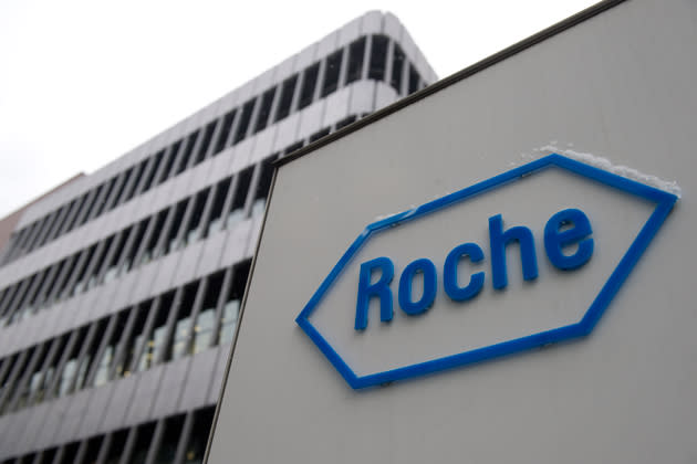 <b>Preisträger 2010: Roche und Royal Bank of Canada</b><br><br>2010 wurde der Pharmariese Roche zum "übelsten Unternehmen" des Jahres gekürt. Der Konzern verkauft in China das Medikament "Cell Cept", das bei Transplantationen das Abstoßen des neuen Organs verhindern soll, obwohl die Transplantationspraxis dort höchst umstritten ist. 90 Prozent der transplantierten Organe kämen, von exekutierten Gefangenen, so die Jury. Neben Roche wurde 2010 auch die Royal Bank of Canada für die Finanzierung von umweltverschmutzender Ölförderung in der kanadischen Provinz Alberta mit dem Negativpreis ausgezeichnet. (Bild: AFP)