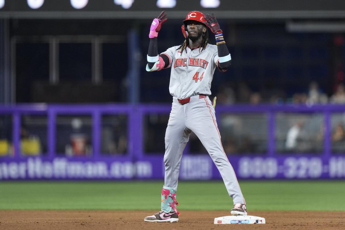 De La Cruz’s 4 extra-base hits help Reds overcome Sánchez’s 480-foot homer to beat Marlins 10-3