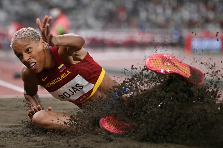 La Vénézuélienne Yulimar Rojas lors de la finale du triple saut féminin aux Jeux olympiques de Tokyo, le 1er août 2021 (Andrej ISAKOVIC)