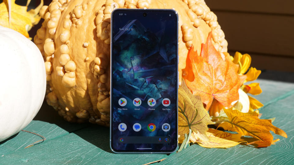 Google Pixel 8 in Bay Blue