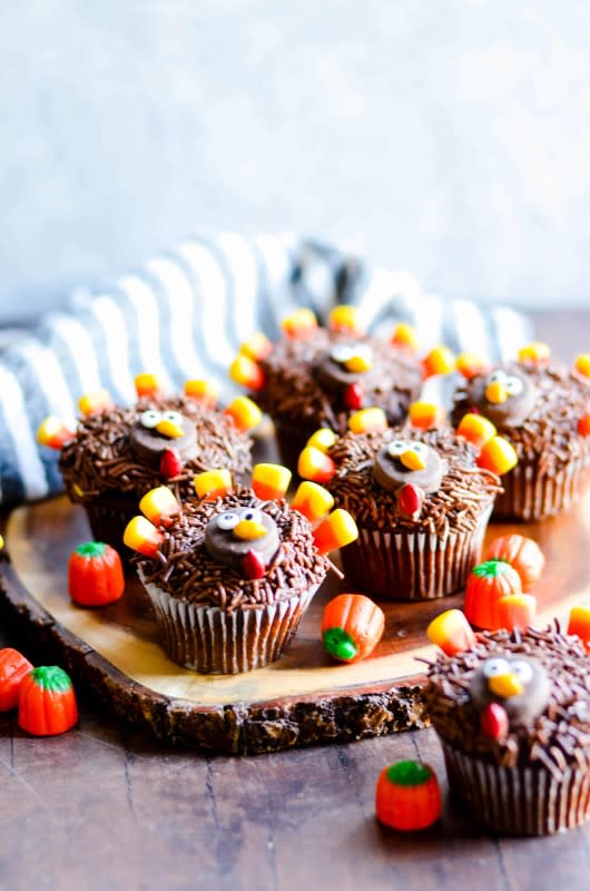 <p>Something Swanky</p><p>No one can resist these adorable turkey cupcakes.</p><p><strong>Get the recipe: </strong><a href="https://www.somethingswanky.com/turkey-thanksgiving-cupcakes/" rel="nofollow noopener" target="_blank" data-ylk="slk:Turkey Thanksgiving Cupcakes Recipe;elm:context_link;itc:0;sec:content-canvas" class="link rapid-noclick-resp"><strong>Turkey Thanksgiving Cupcakes Recipe</strong></a></p>