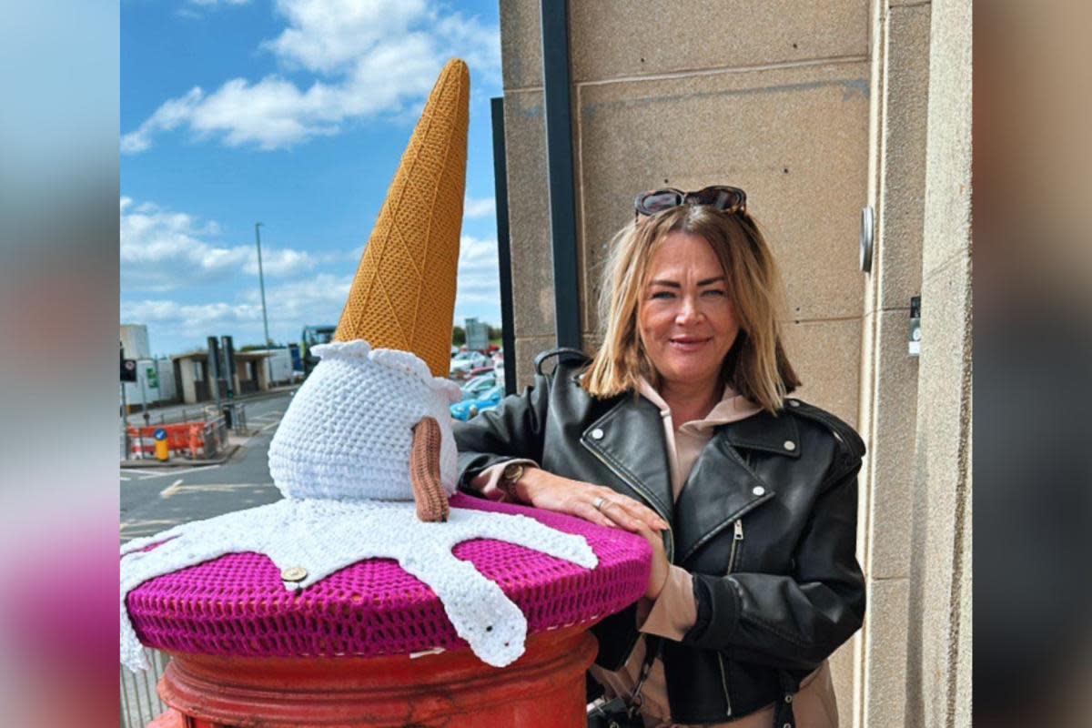 Amanda MacMath made this crochet postbox topper <i>(Image: Amanda MacMath)</i>