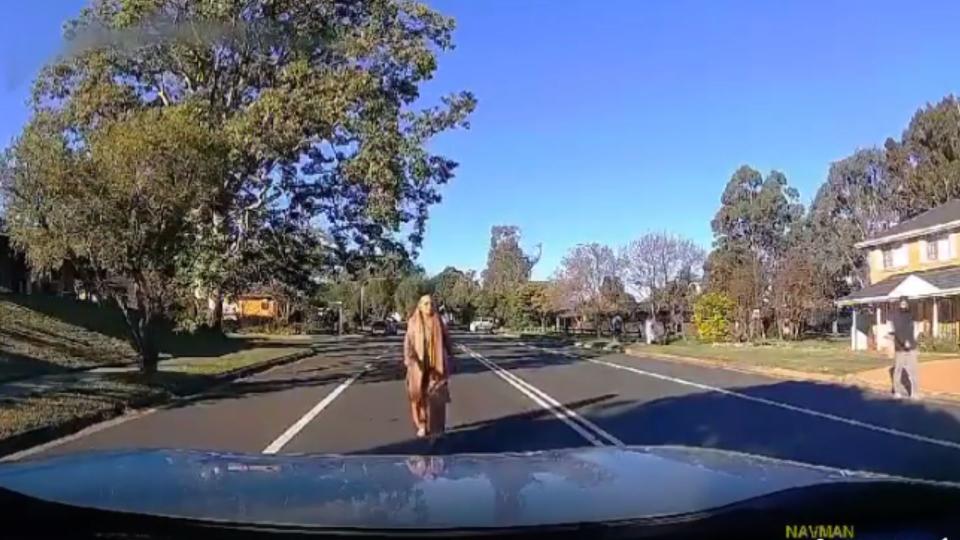 Australians are trying to scam pedestrians against drivers