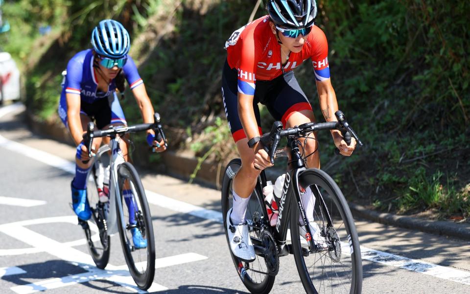 Agua Marina Espínola (left) and Catalina Anais Sota clipped off the front of the peloton - SWPIX.COM