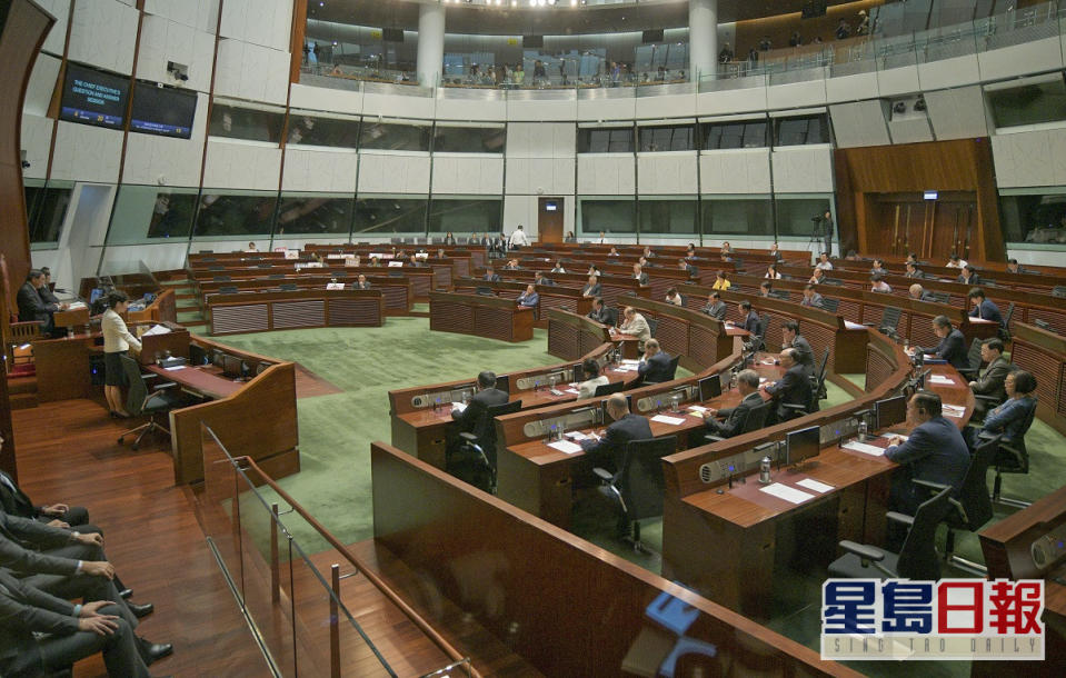 外交部駐港公署指人大決定為推動適合香港實際的民主政制發展、確保特區管治權牢牢掌握在愛國者手中提供了堅實的制度保障。資料圖片