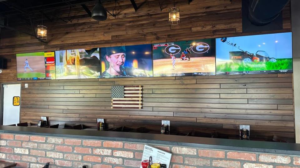 Ed’s Tavern, 1305 108th St. E., Bradenton, offers guests their choice of 36 large-screen televisions. James A. Jones Jr./jajones1@bradenton.com