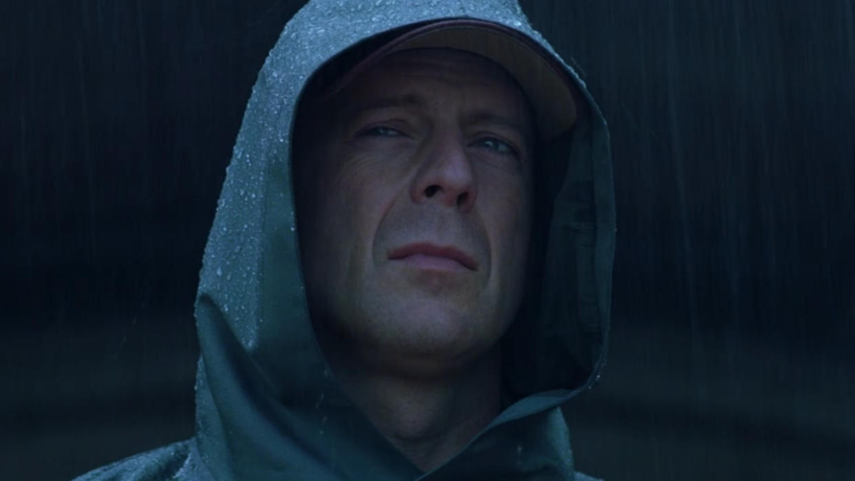  Bruce Willis in Unbreakable 