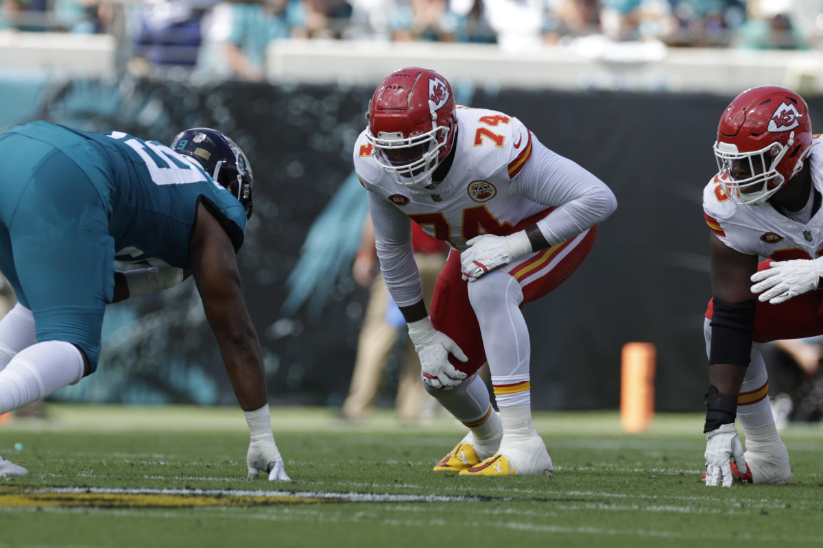 Patrick Mahomes, Andy Reid believe oft-penalized Chiefs tackle Jawaan Taylor  is being picked on by refs