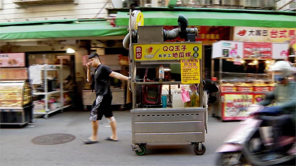 樂華夜市攤販竄改製造日期　非法販售中國零食恐觸法