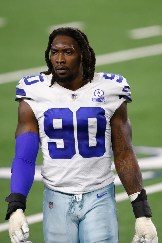 DeMarcus Lawrence suffers foot injury during Cowboys practice