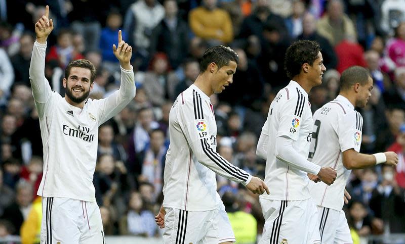 Nacho Fernández celebra en la cancha (Foto: EFE - JuanJo Martín)