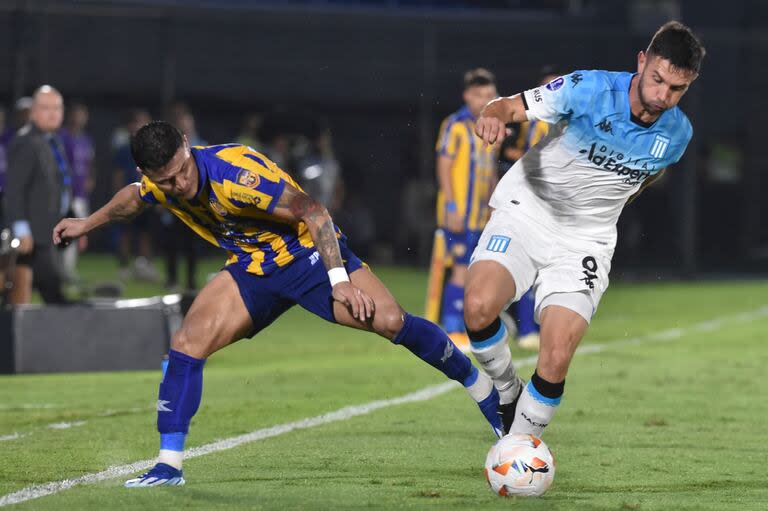 En el encuentro de primera vuelta, Racing derrotó 2 a 0 a Sportivo Luqueño con goles de Roger y Adrián Martínez