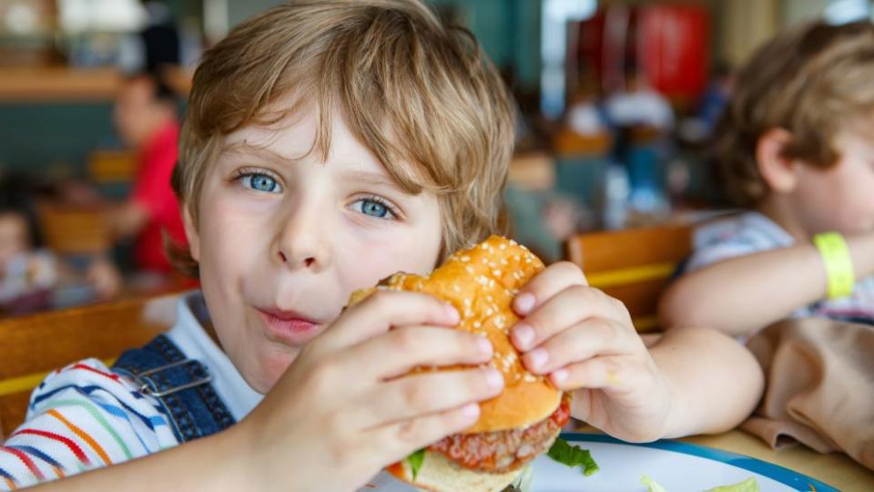 Es fundamental cocinar bien la carne picada para evitar bacterias