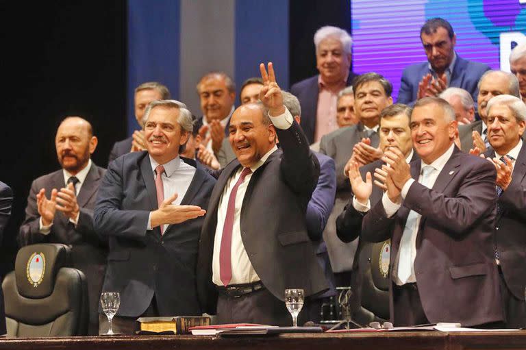 Alberto Fernández en Tucumán junto al gobernador Manzur