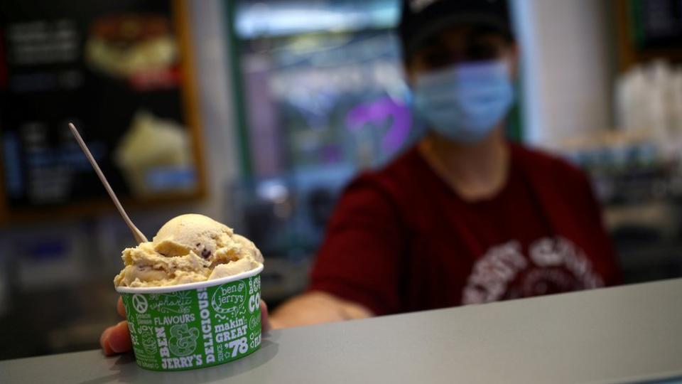 Tienda de helados Ben & Jerry, Unilever.