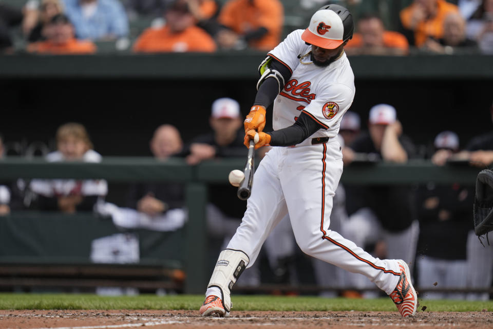 Baltimore Orioles' Cedric Mullins hits a walk-off home run against the Minnesota Twins during the ninth inning of a baseball game, Wednesday, April 17, 2024, in Baltimore. The Orioles won 4-2. (AP Photo/Jess Rapfogel)