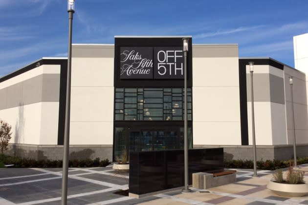 Split-Up: Saks Fifth Avenue Stores, E-commerce Becoming Separate