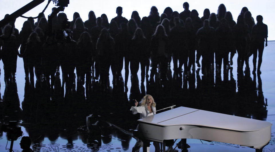 Lady Gaga sings her Oscar-nominated song "Til It Happens to You" at the 88th Academy Awards in Hollywood, California February 28, 2016.&nbsp;