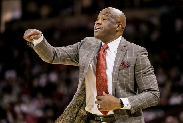 Mike Anderson, longtime Arkansas head coach and assistant, to sue St.  John's over firing