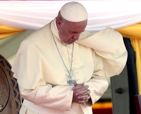 Pope Francis attends a meeting with youths at Kololo Air in Kampala, Uganda, November 28, 2015. REUTERS/Stefano Rellandini
