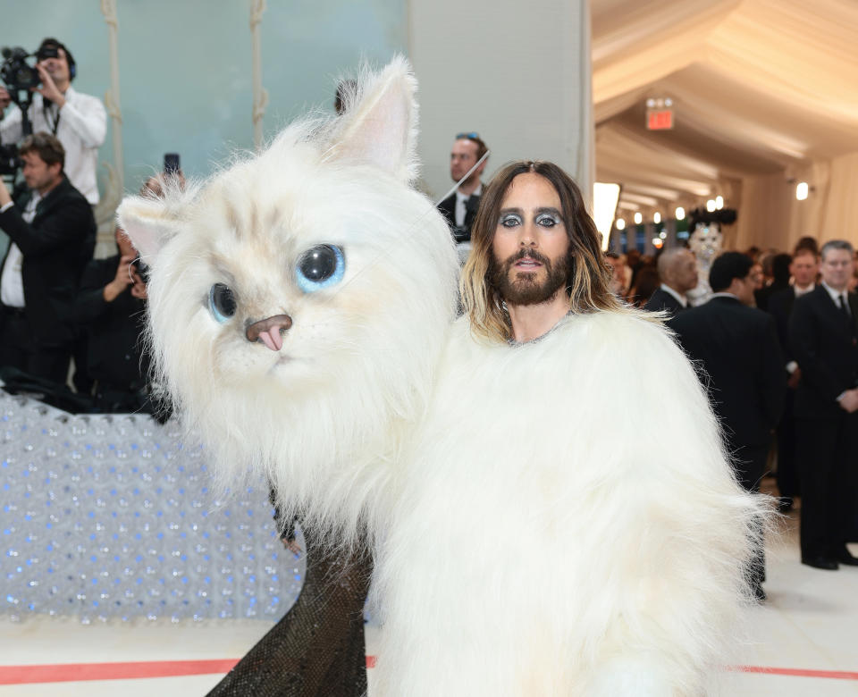 Jared Leto verwandelte sich für die Met Gala in Karl Lagerfelds Katze. (Bild: Dimitrios Kambouris/Getty Images for The Met Museum/Vogue )