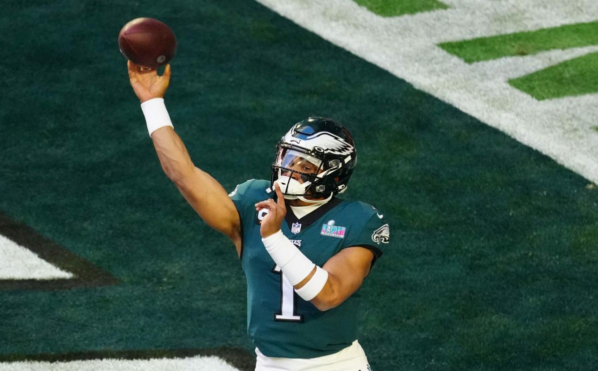 Jalen Hurts, Eagles agree to terms on five-year, $255 million