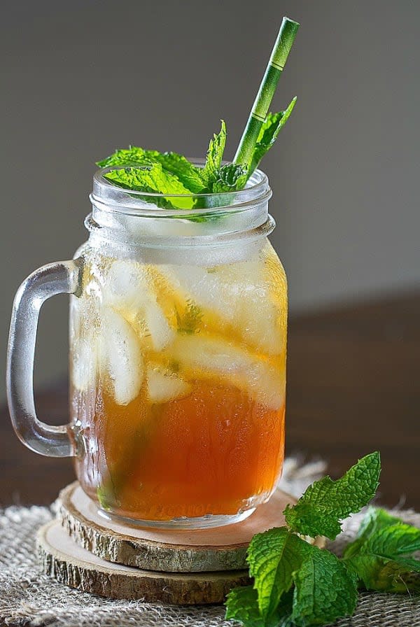 Summer Iced Tea Cocktail Recipes: Bourbon iced tea