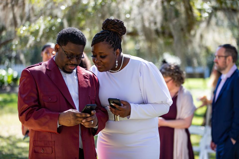 Demetrius Antone Coley and Joi Laila Lang during a group wedding ceremony at Goodwood Museum & Gardens hosted by the Leon County Clerk of Courts on Valentine’s Day, Feb. 14, 2023.