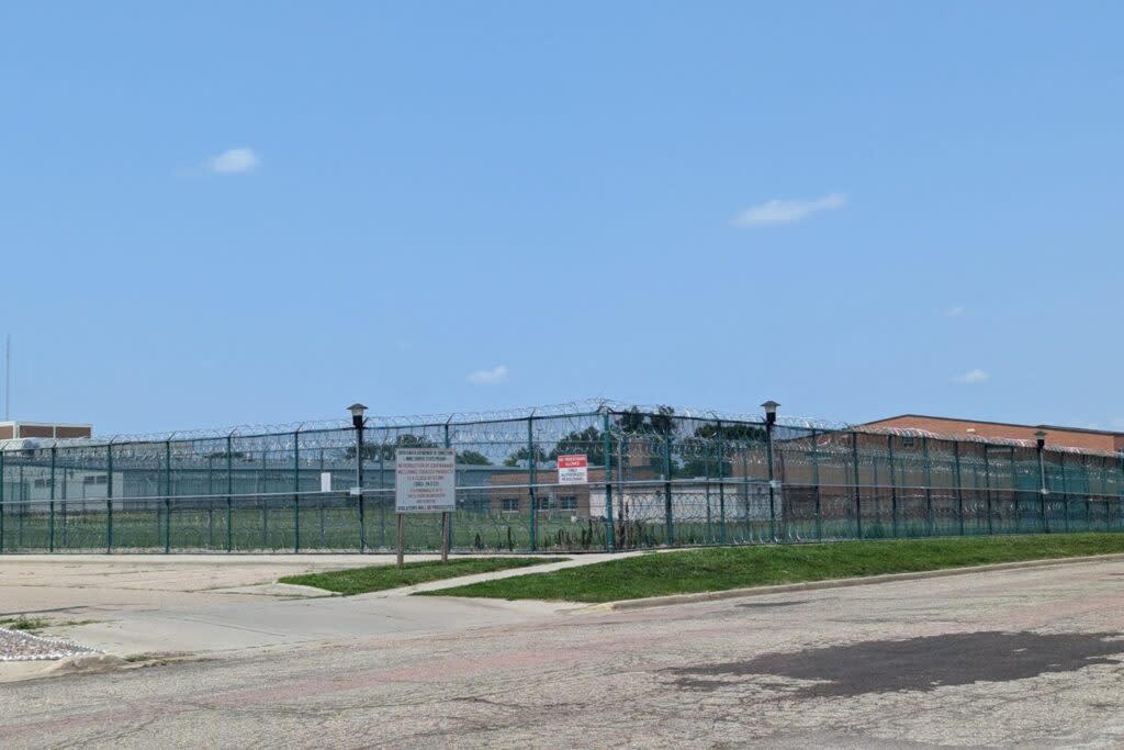 Mike Durfee State Prison in Springfield. (John Hult/South Dakota Searchlight)