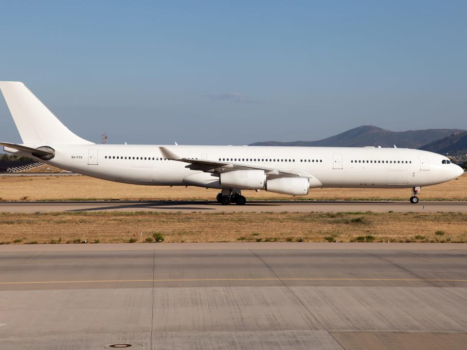 HiFly Airbus A340-300