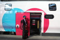 <p>Este tren cubre el trayecto entre Madrid y Barcelona y hace parada en Zaragoza y Tarragona. (Photo By Isabel Infantes/Europa Press via Getty Images)</p> 