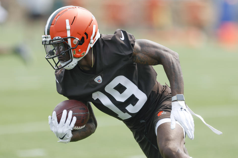 FILE - Cleveland Browns wide receiver Marquise Goodwin takes part in drills at the NFL football team's practice facility on June 6, 2023, in Berea, Ohio. Goodwin was cleared to practice on Tuesday, Aug. 29, 2023, for the first time this summer after being sidelined with blood clots in his legs and lungs. (AP Photo/Ron Schwane, File)