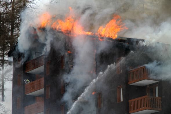 FRANCE-FIRE-SKI-TOURISM